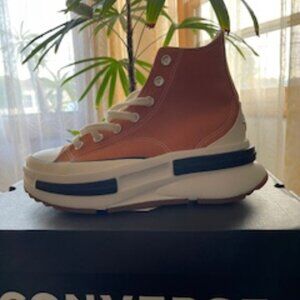 Converse High-Top Sneakers in mustard and White